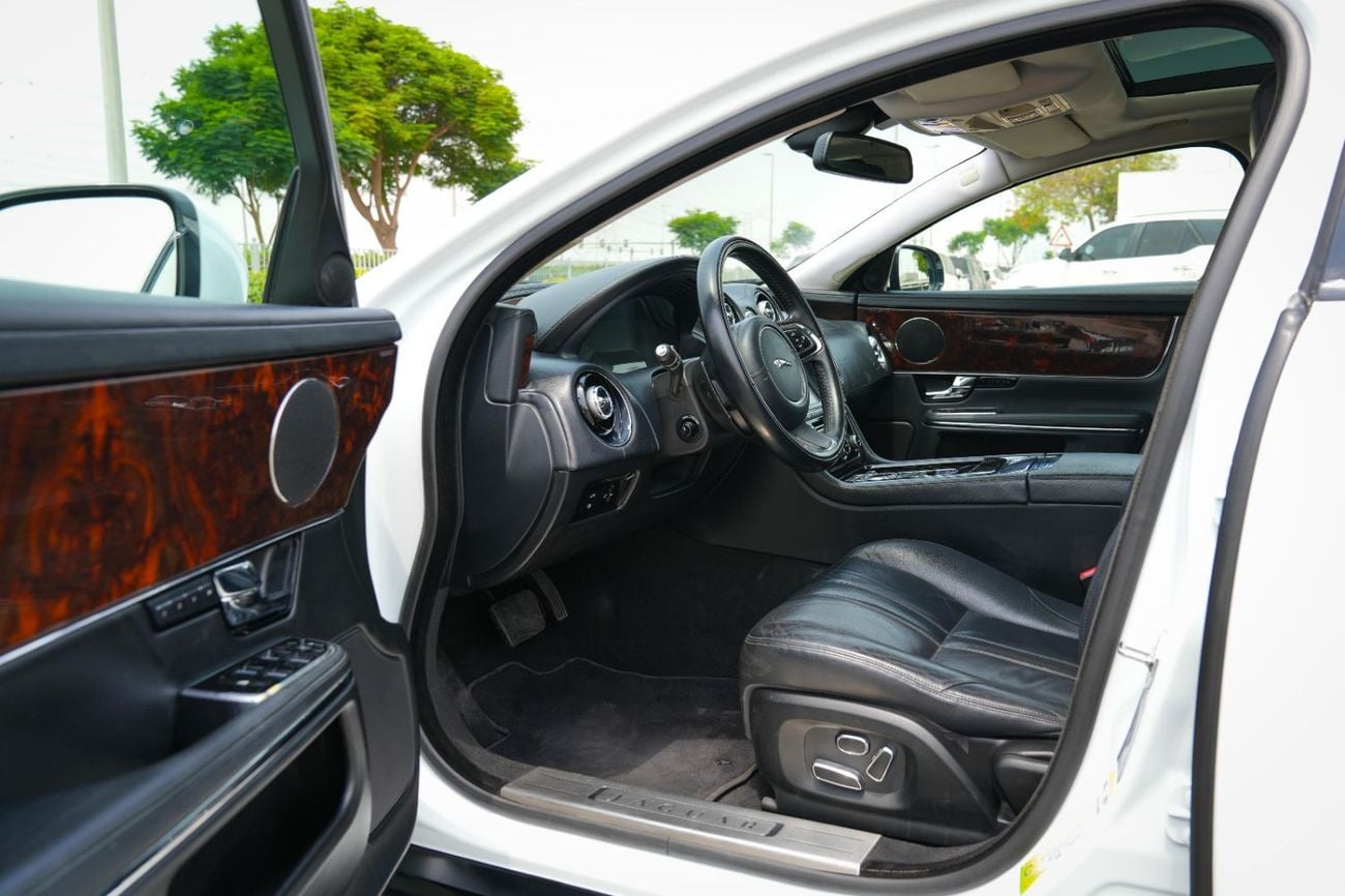 جاكوار XJ PORTFOLIO LUXURY