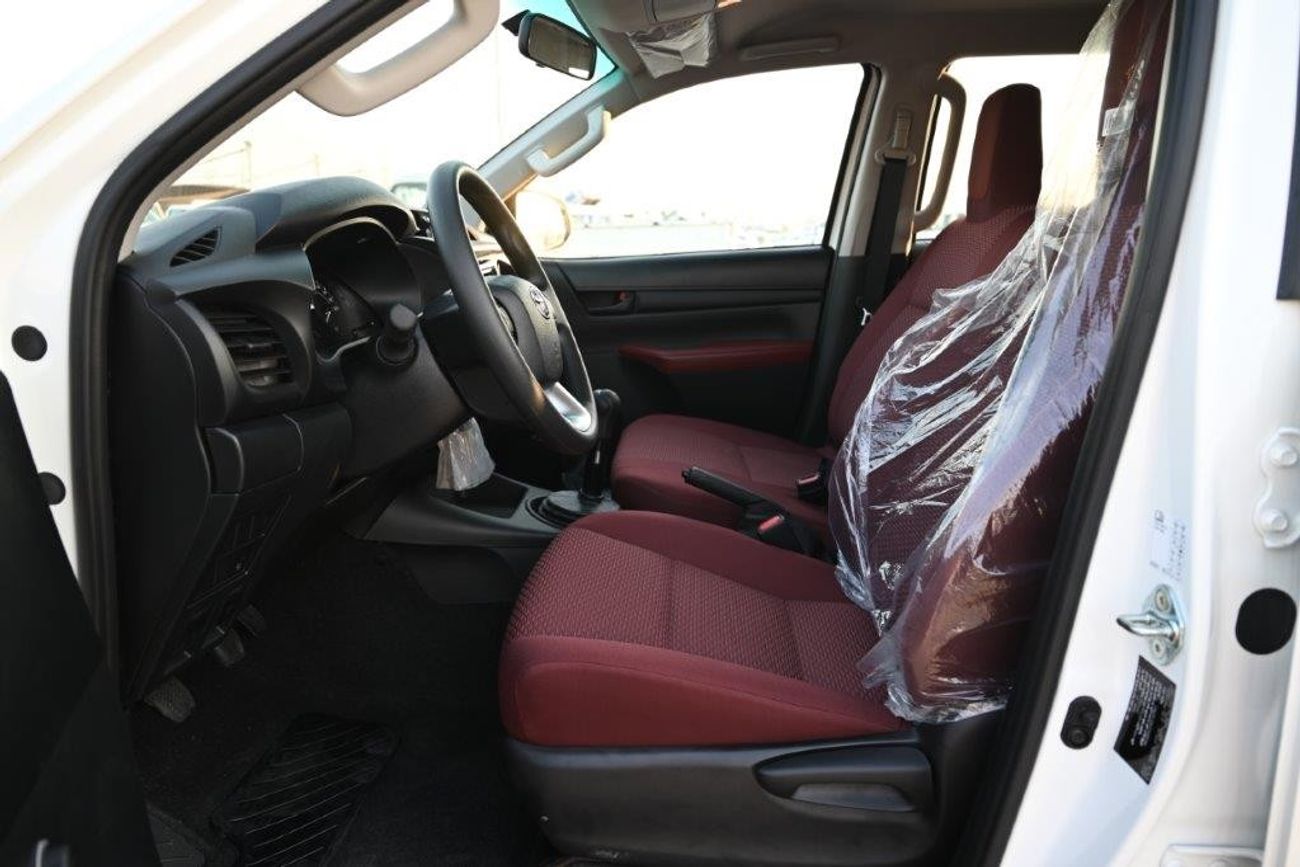 Toyota Hilux Double Cab 2.4L Diesel 6 Seater 4WD Manual Transmission