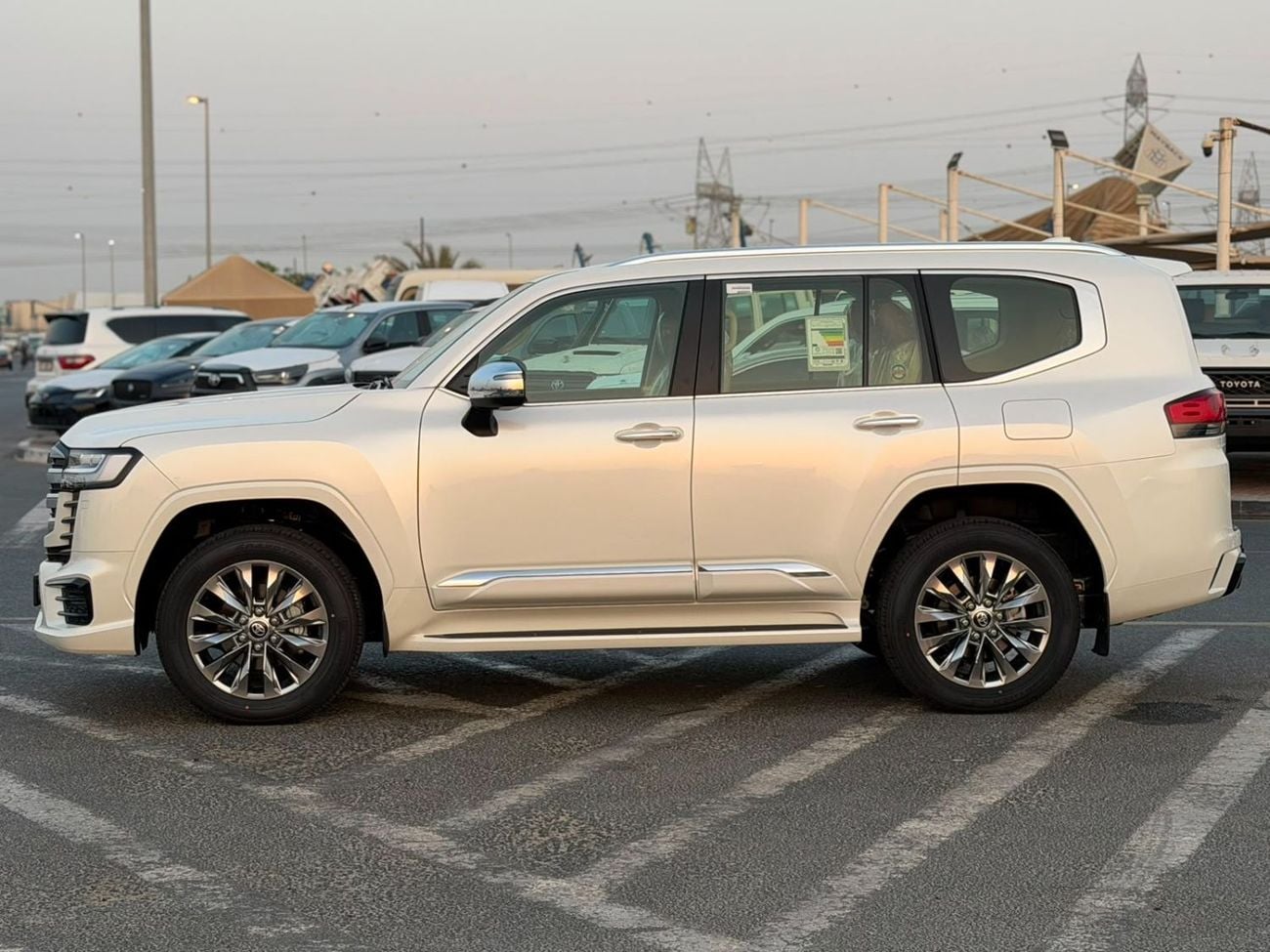 Toyota Land Cruiser VXR FUTTAIM SPECS