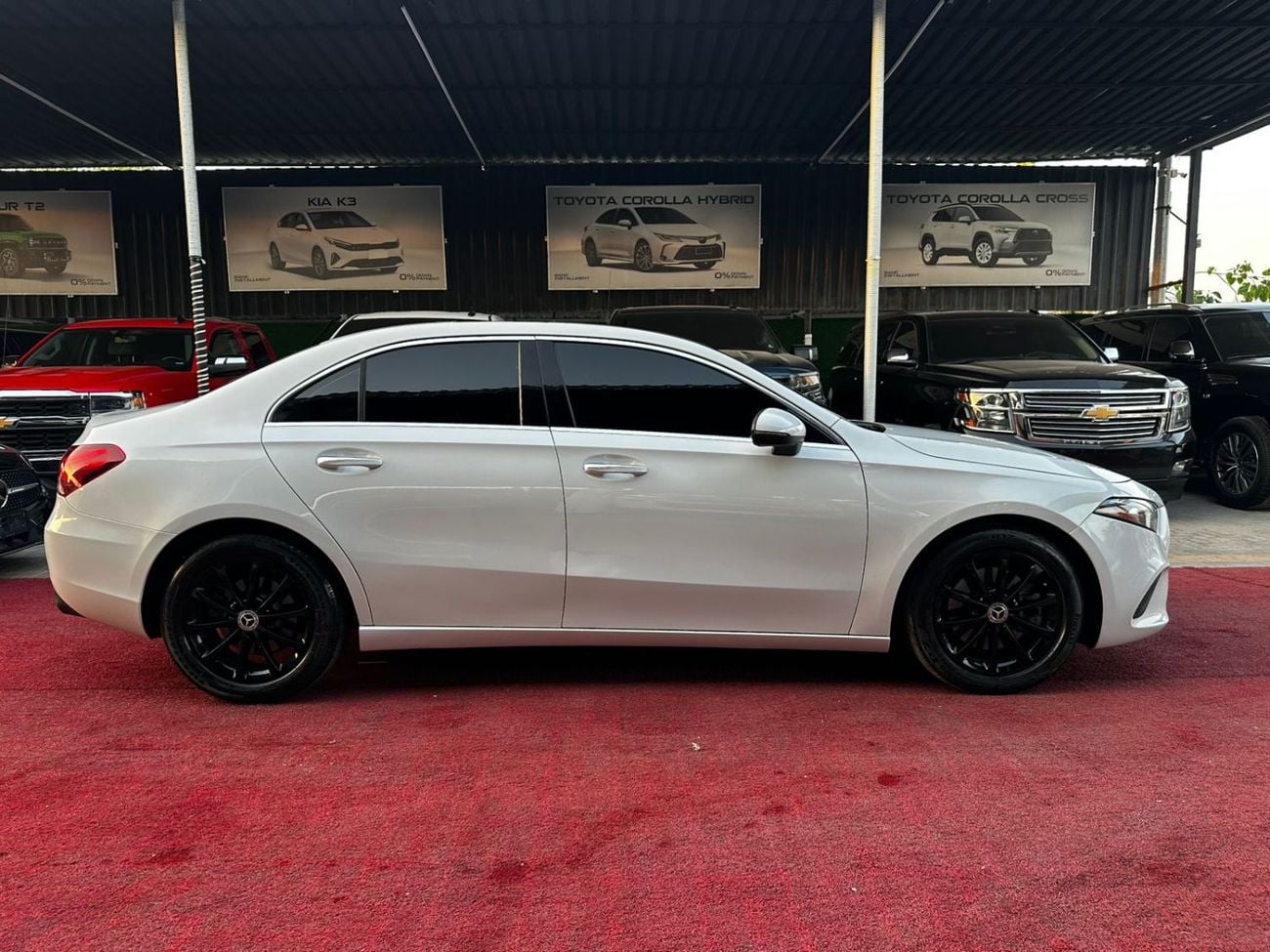 Mercedes-Benz A 220 2.0L 4-cylinder turbo (188 hp)