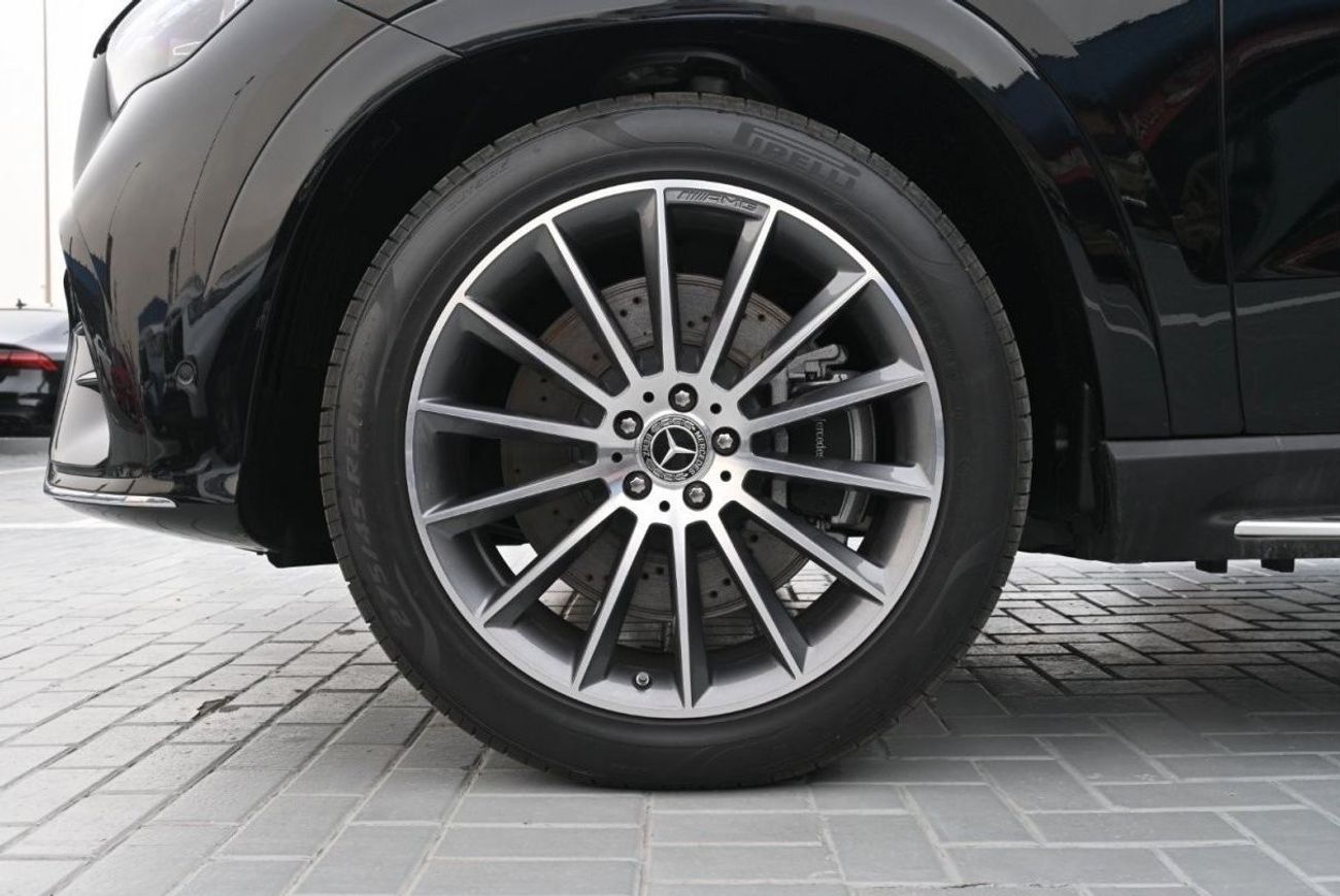 مرسيدس بنز GLE 450 Mercedes-Benz GLE 450 4MATIC 3.0L SUV AWD 5Doors Model 2024, Color Black