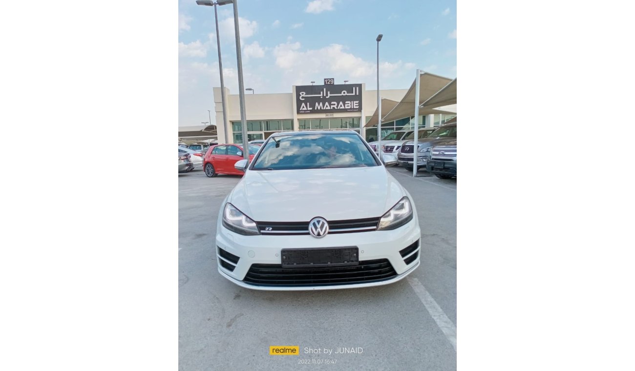 Volkswagen Golf Golf R 2016 model - Gulf - agency dye - excellent inside and out - white color