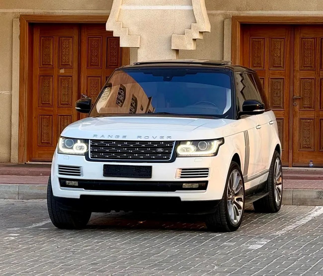 Land Rover Range Rover VOGUE LE GCC Specs
