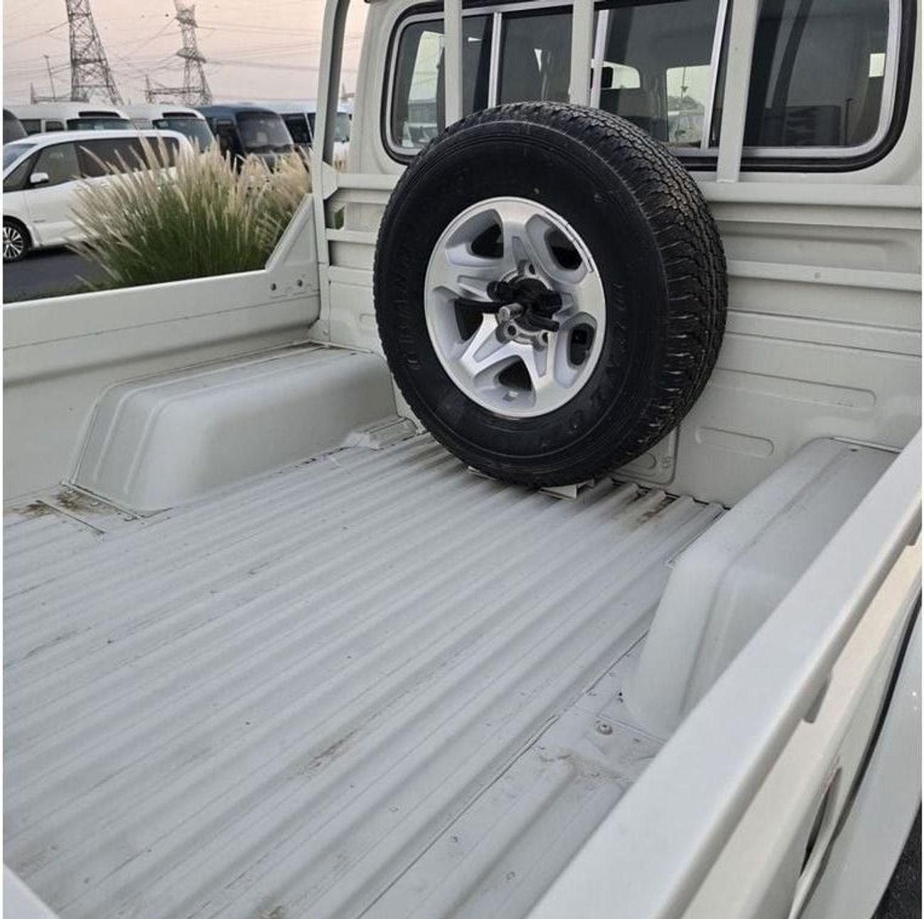 Toyota Land Cruiser Pick Up 2023 LC79 4.5L V8 Diesel MT Full option