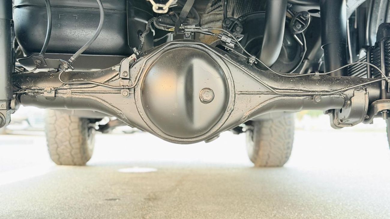 Toyota Hilux SMART CAB | GTK SPORTS BAR | AWNING CAMPING TENT | MANUAL TRANSMISSION | 2.8L | 2016