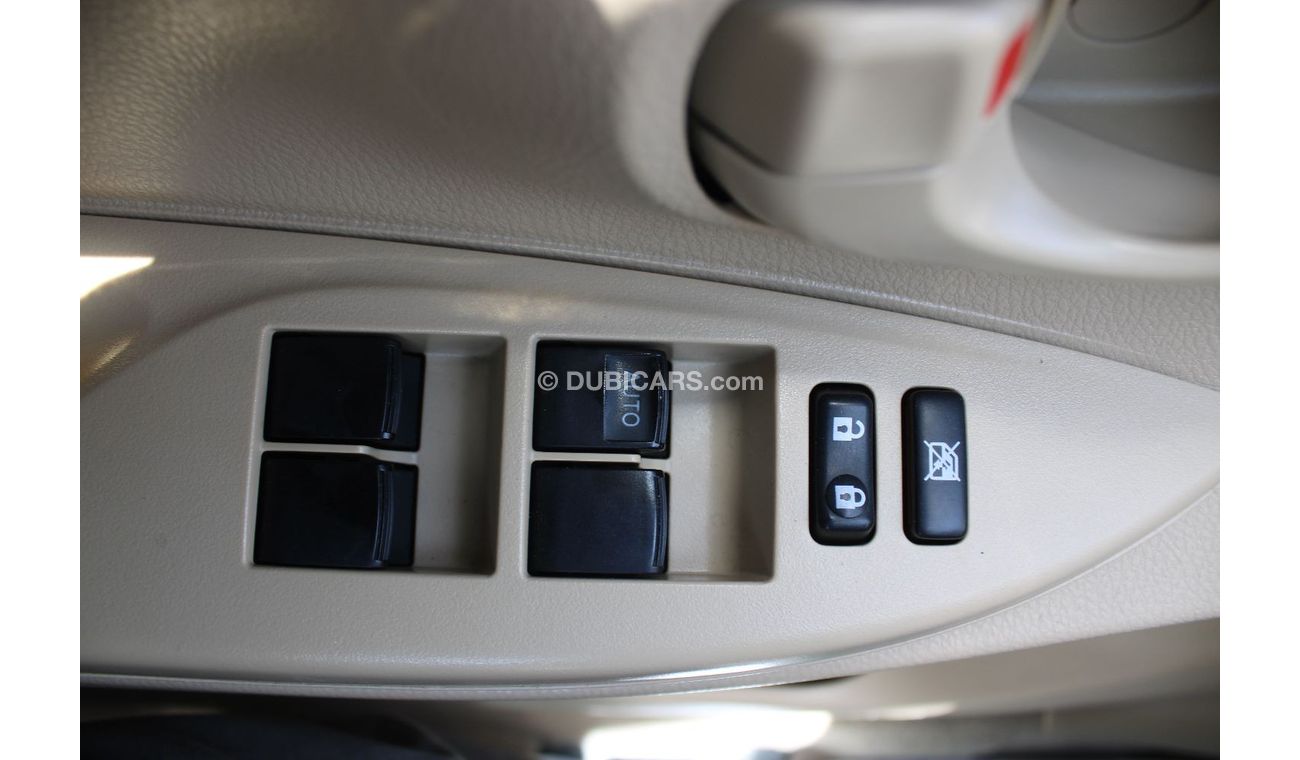 تويوتا يارس SE خالية من الحوادث - خليجي - مكينة 1500 سي سي - السيارة بحالة ممتازة من الداخل والخارج