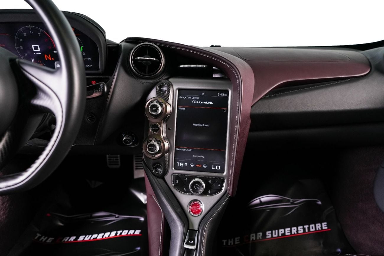 McLaren 720S PERFORMANCE Launch Edition-MSO Premium Color-Full Service History Mclaren Dubai-Bespoke Order