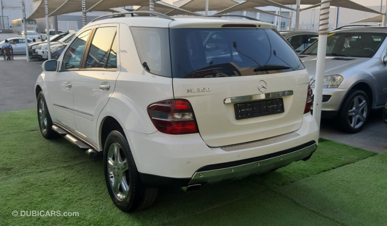 Mercedes-Benz ML 350 GCC - number one - sunroof - leather - sensors in excellent condition