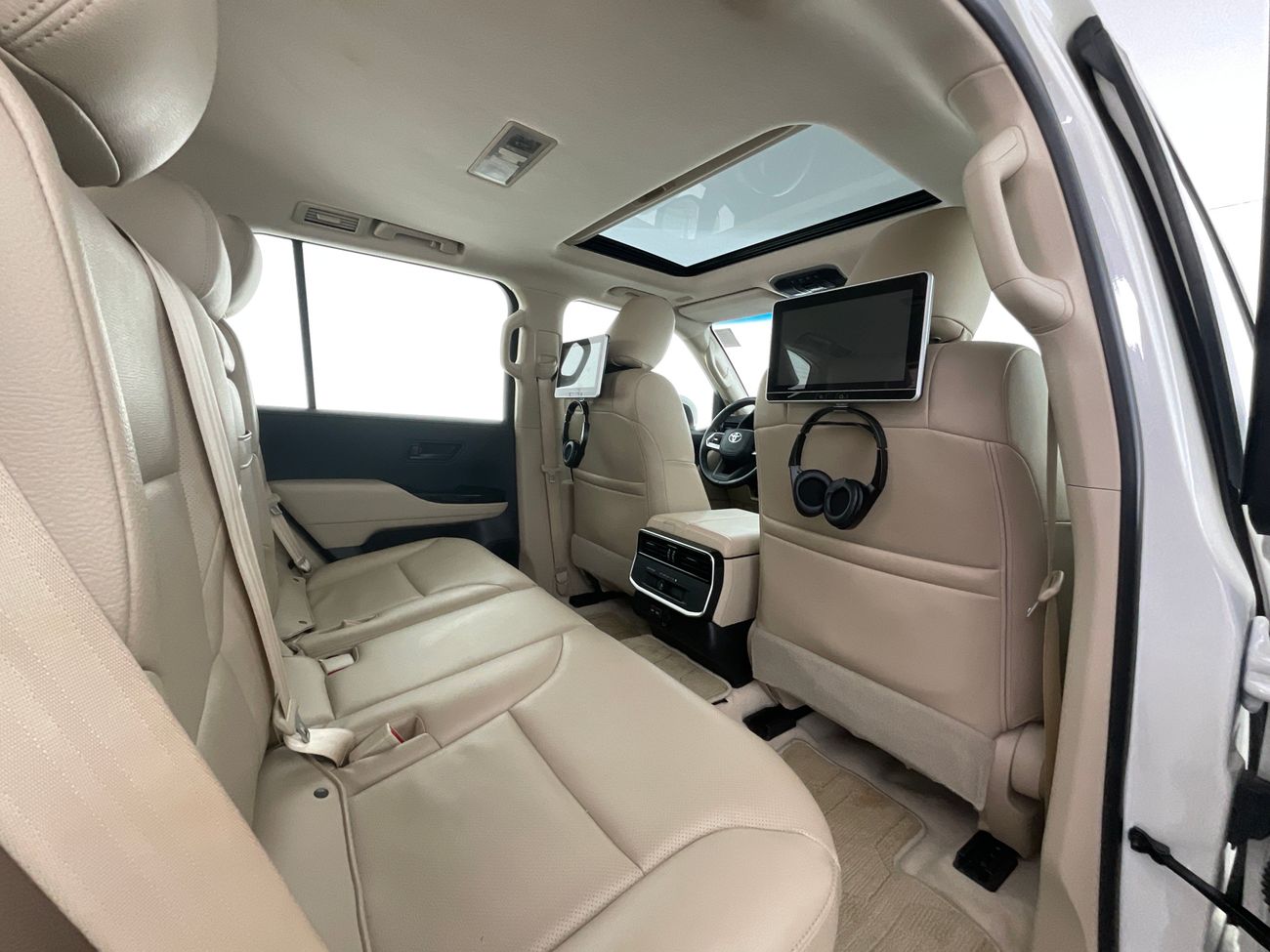 تويوتا لاند كروزر Black Edition (EXR) | شامل الضمان | 0 ﺪﻔﻋﺓ ﺃﻮﻟﻯ