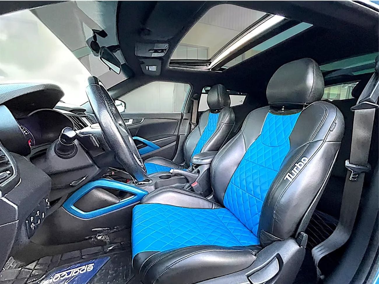 Hyundai Veloster Turbo 1.6L 755 P.M | Turbo GCC Specs - Sporty Hatchback!