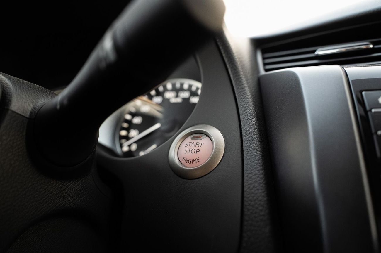 Nissan Navara PRO-4X Off-Road | 2.5L Diesel 4WD A/T (Only For Export)