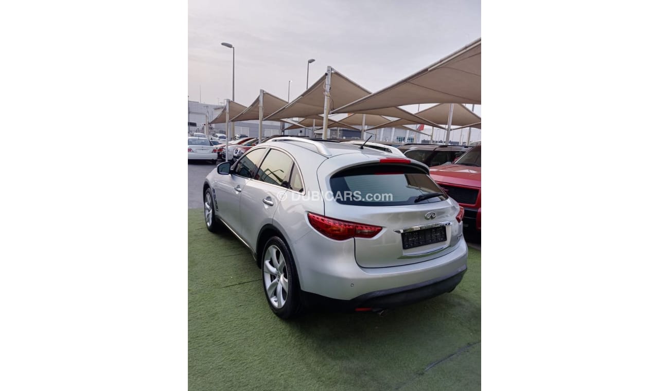 إنفينيتي FX50 موديل 2009 خليجى صبغ وكالة رقم واحد فتحة جلد مثبت حساسات رنجات مثبت كاميرا لاتحتاج الى أى مصاريف