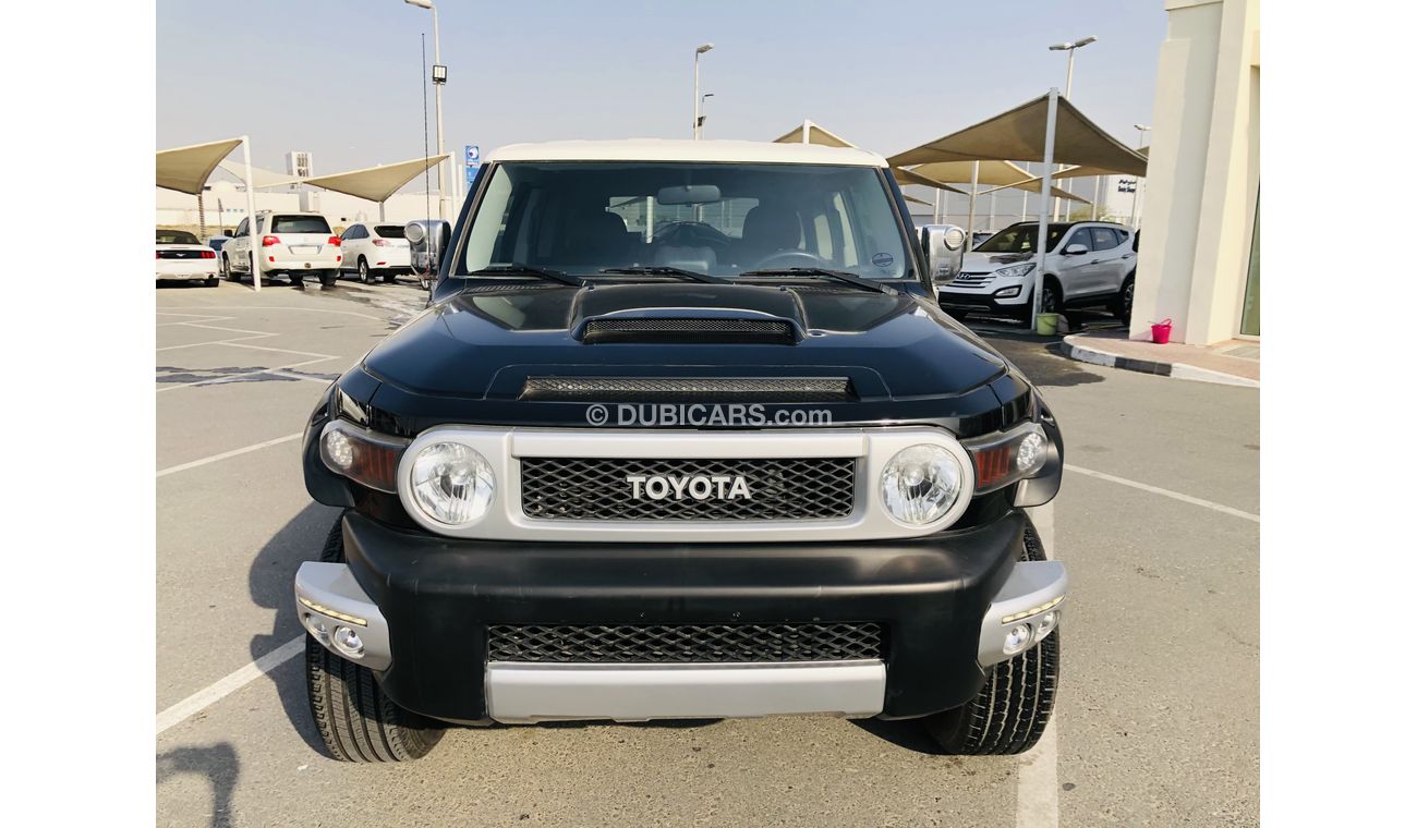 Toyota FJ Cruiser Toyota FG cruser gcc full Option original paint good condition