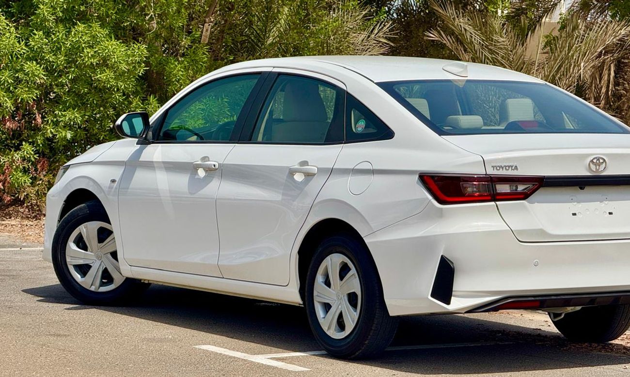تويوتا يارس 1.5L E