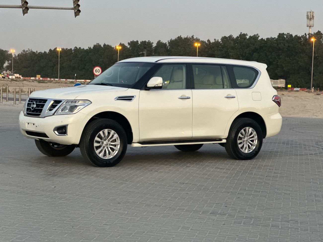 Nissan Patrol SE 4.0L MODEL 2017 GCC CAR PERFECT CONDITION INSIDE AND OUTSIDE FULL OPTION