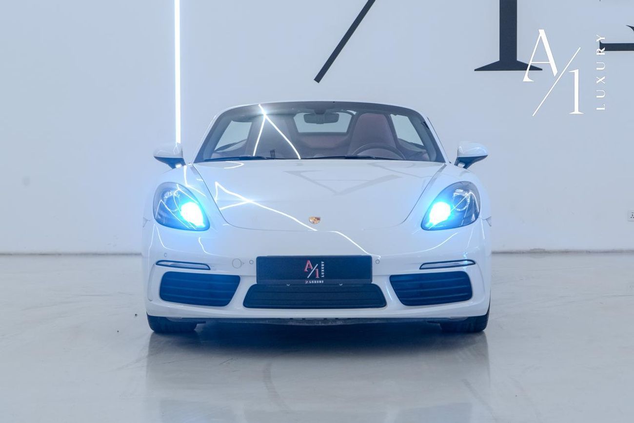 Porsche 718 Boxster Std 2.0L A/T 2022 Porsche 718 Boxster, Warranty, Sport Chrono Package, Very Low Kms, Excellent Condi