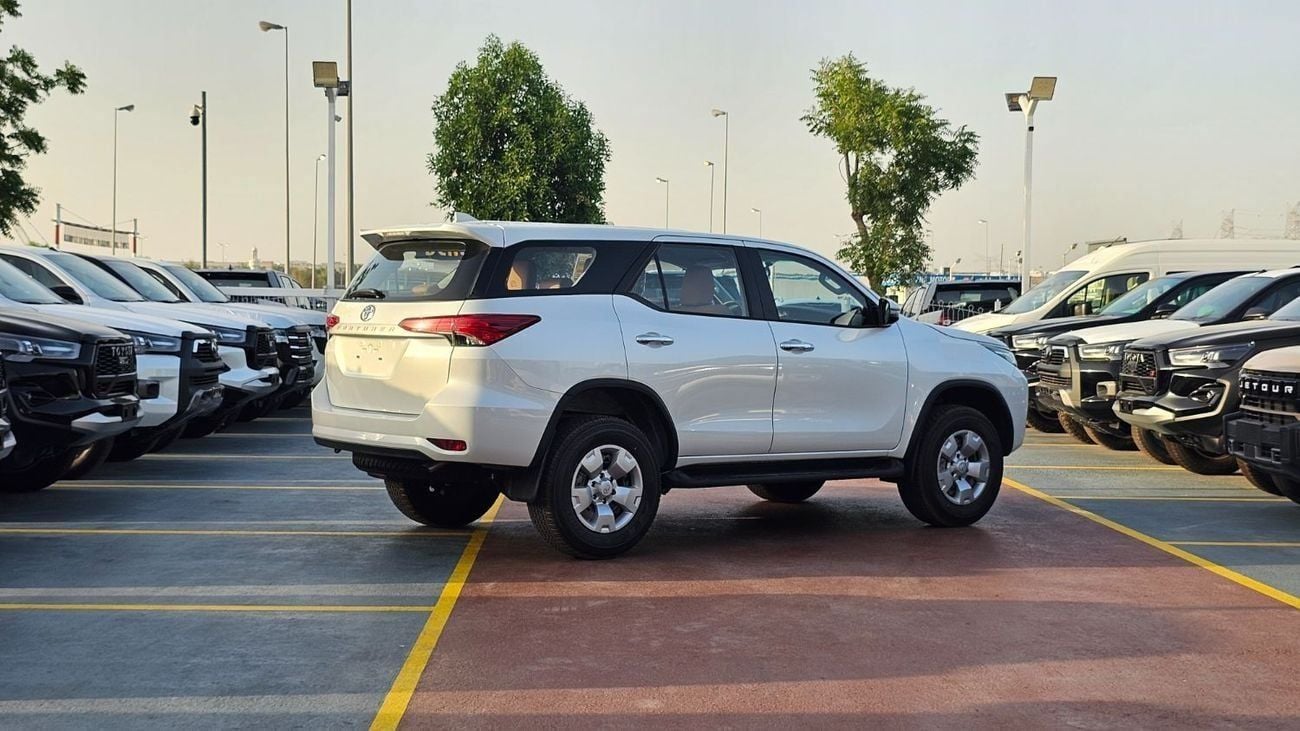 Toyota Fortuner 2.4 DIESEL E 4WD AT 2026/2026 Fortuner 2.4 DIESEL 4X4 AT MY2026 WITH MANUAL AC
