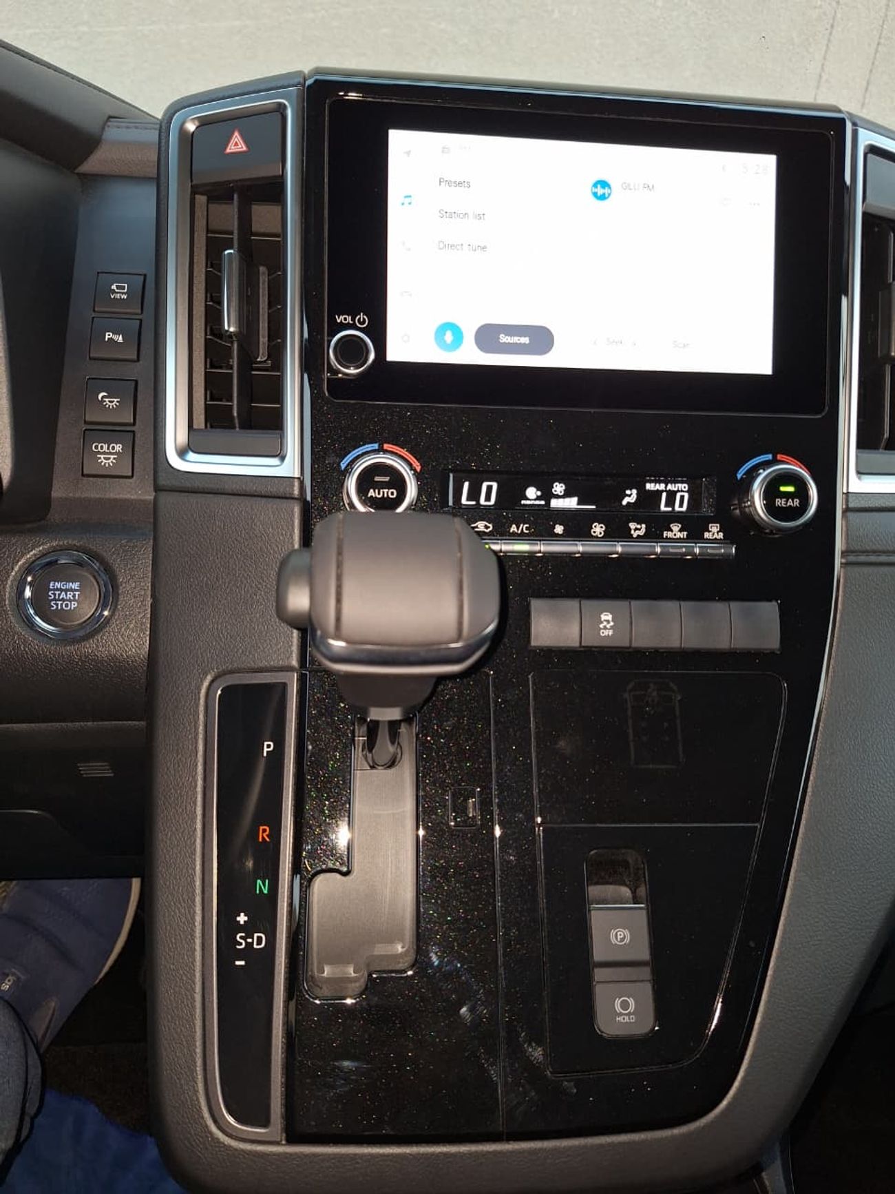 تويوتا جرافينا NEW TOYOTA GRANVIA 3.5L PREMIUM A/T 2025