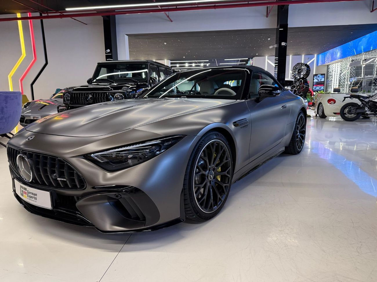 مرسيدس بنز SL 63 AMG Roadster SE Performance 2023 SL63 AMG -3 Years Warranty and Service Contract from Dealership - Mint
