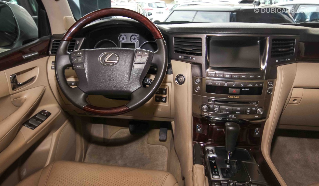 Lexus LX570