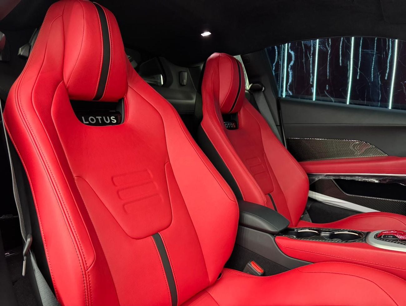 لوتس أميرة Emira - 2.0L,360Hp,8- Speed Automatic,RWD