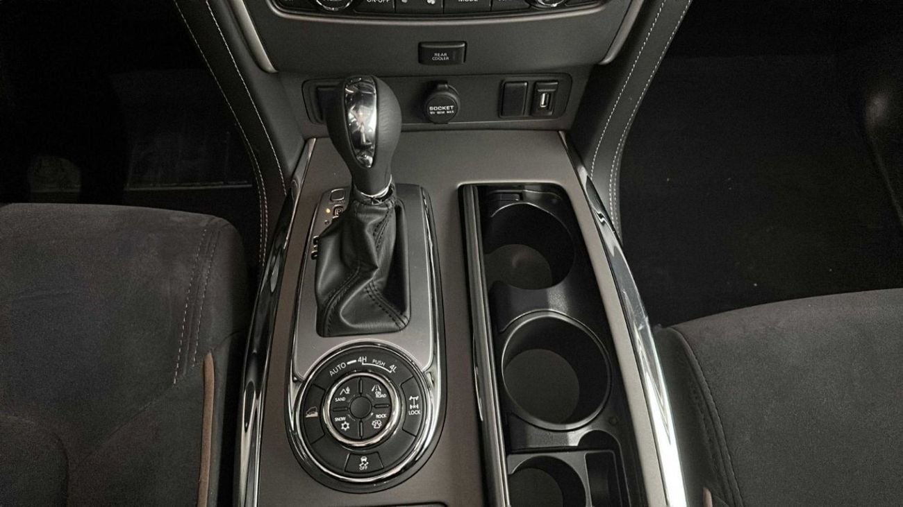 Nissan Patrol Nissan Patrol XE V6 2024 EXPORT ONLY.