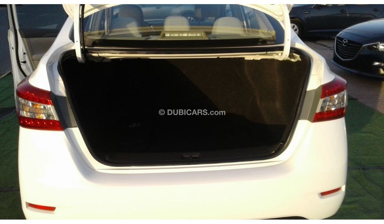 Nissan Sentra 2015 white 1.8 Gcc Excellent Condition without Accidents