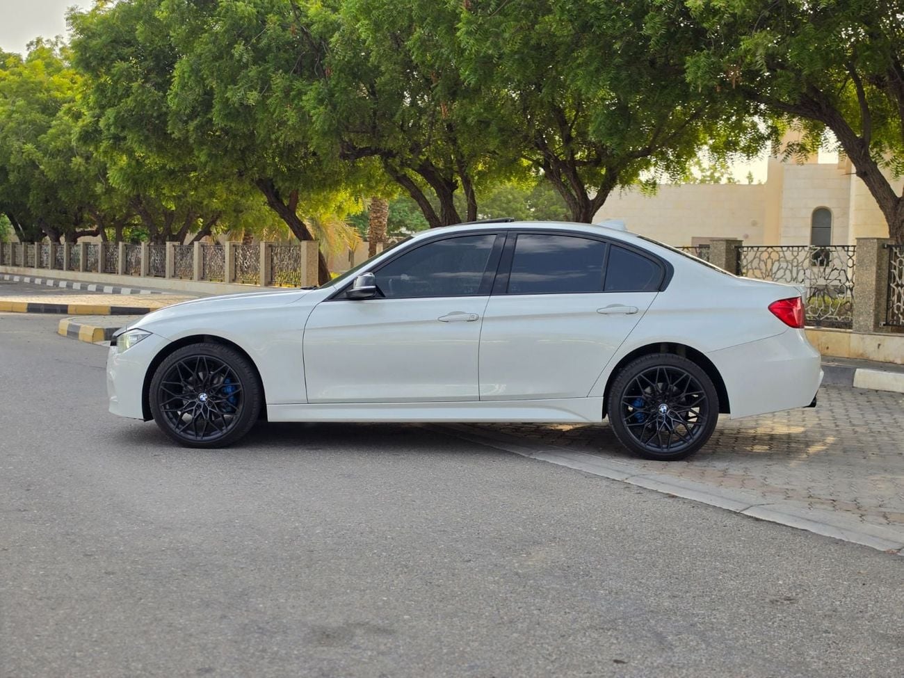 BMW 328i FULL OPTIONS
