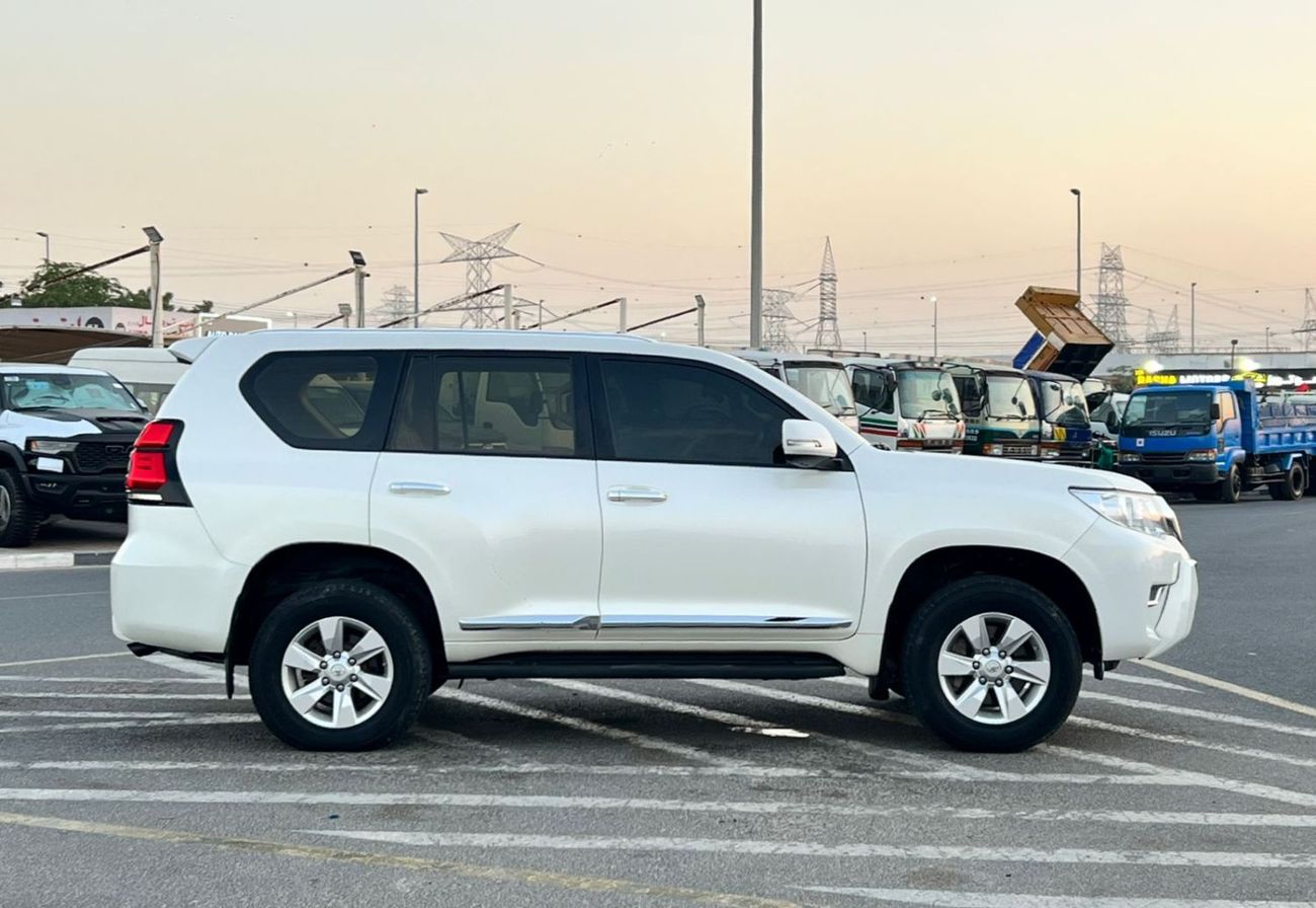 Toyota Prado 2019 Toyota Prado TXL 2.7L V4 - AWD 4x4 - GCC - Full Screen - Leather seat  - 7 Seater