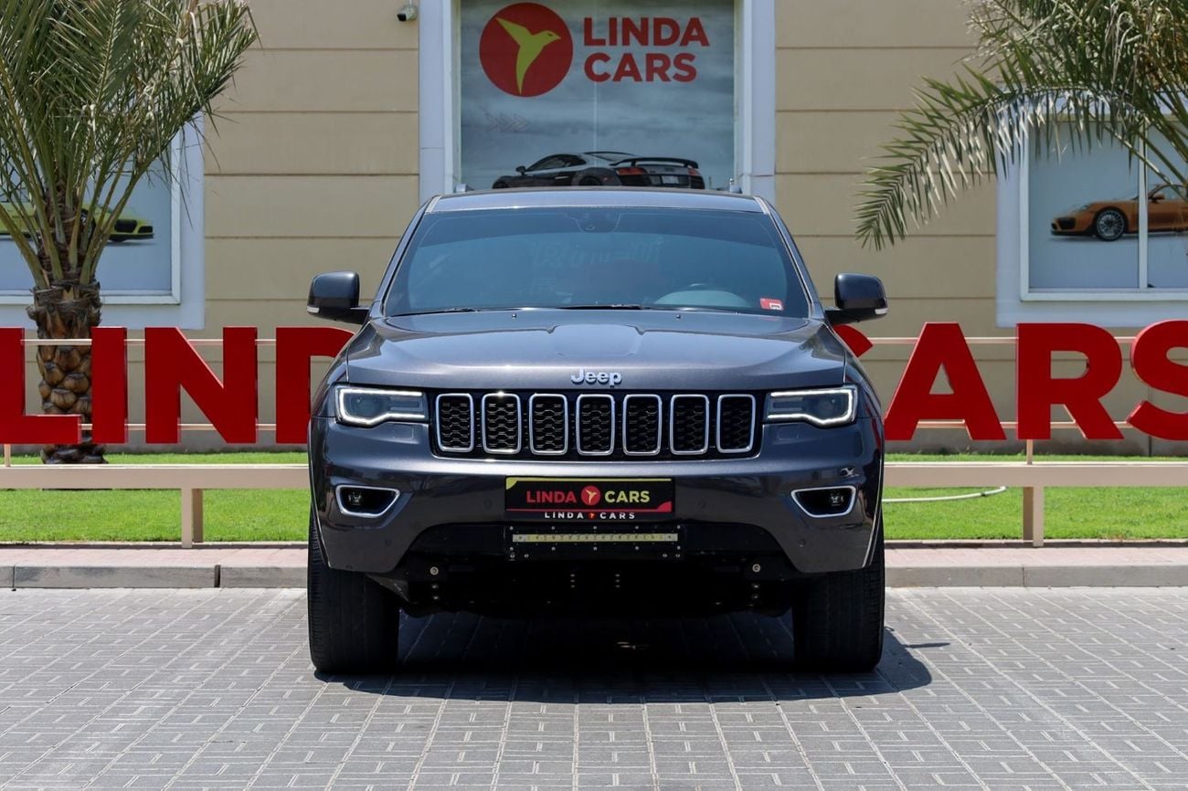 جيب جراند شيروكي Jeep Grand Cherokee Laredo 2017 GCC under Warranty with Flexible Down-Payment/ Flood Free.