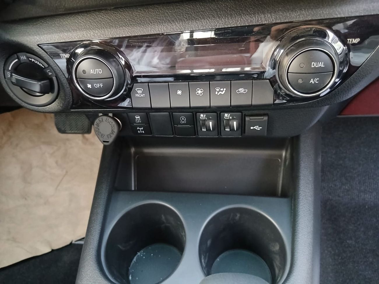 Toyota Hilux Toyota Hilux Country Double Cab 2.8L 4x4 Turbo Diesel | Saudi Specifications | Brand New 0KM | Expor