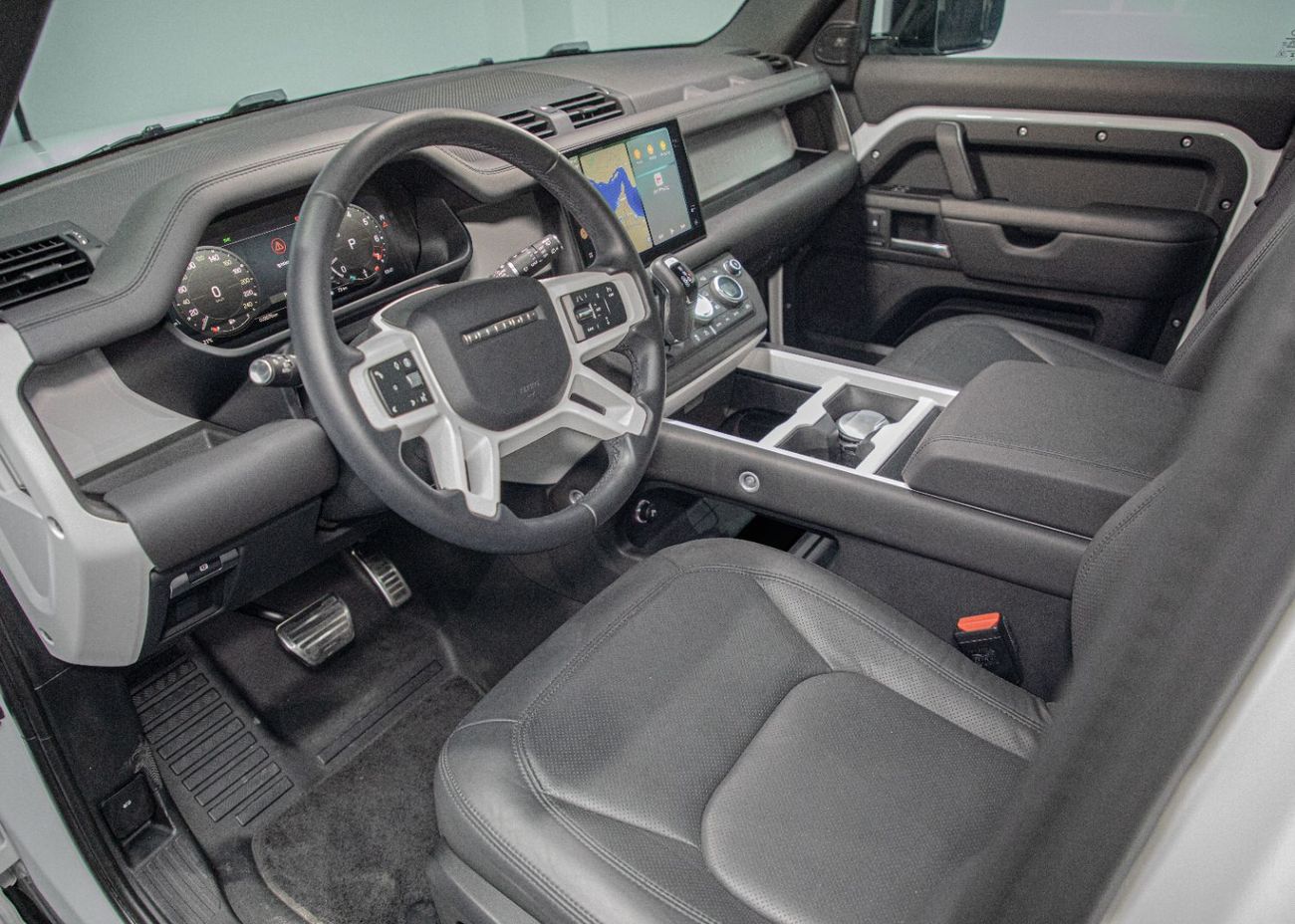 Land Rover Defender P300 110 2.0L (5 Seater)