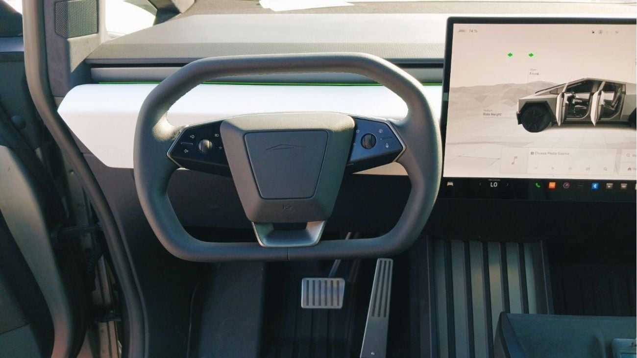 تسلا سايبرتراك Tesla Cybertruck Foundation Series electric pickup truck 2024YM