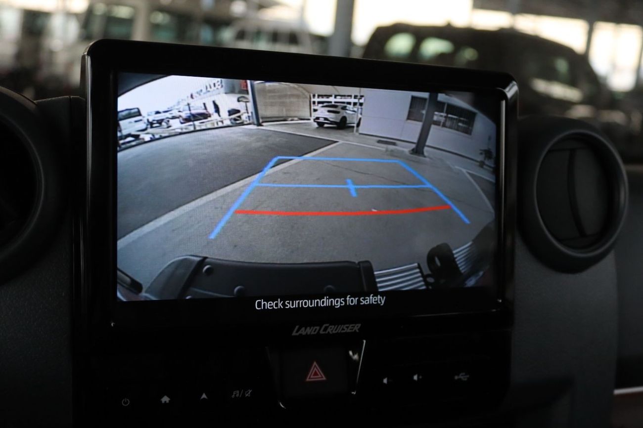 تويوتا لاند كروزر 2025 TOYOTA LAND CRUISER GDJ 76 2.8 DIESEL M/T  **EXPORT ONLY**التصدير فقط خارج الخليج**