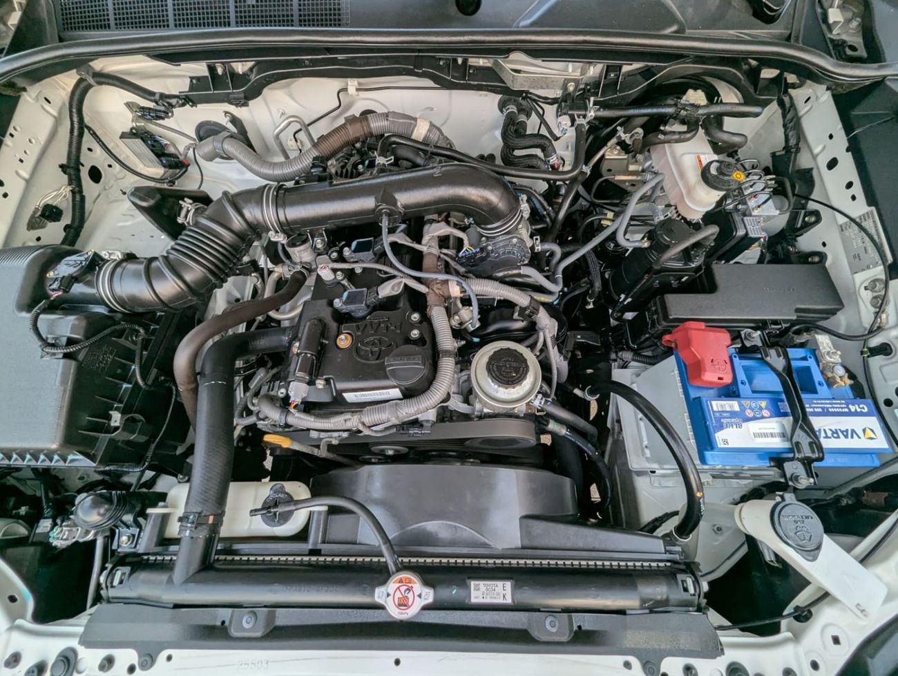 Toyota Fortuner Toyota Fortuner,2020.Gcc specs 2.7L only 51000km.white colour