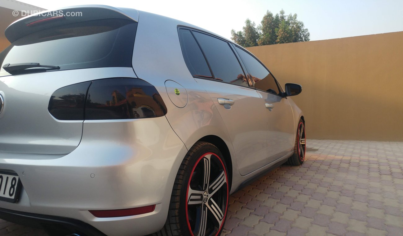 فولكس واجن جولف GTI