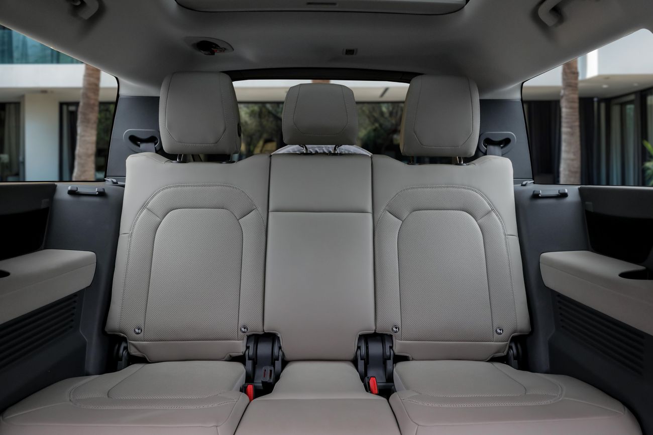 Land Rover Defender Defender SE P400 130 | 5,288 P.M | 0% Downpayment | Agency Warranty!