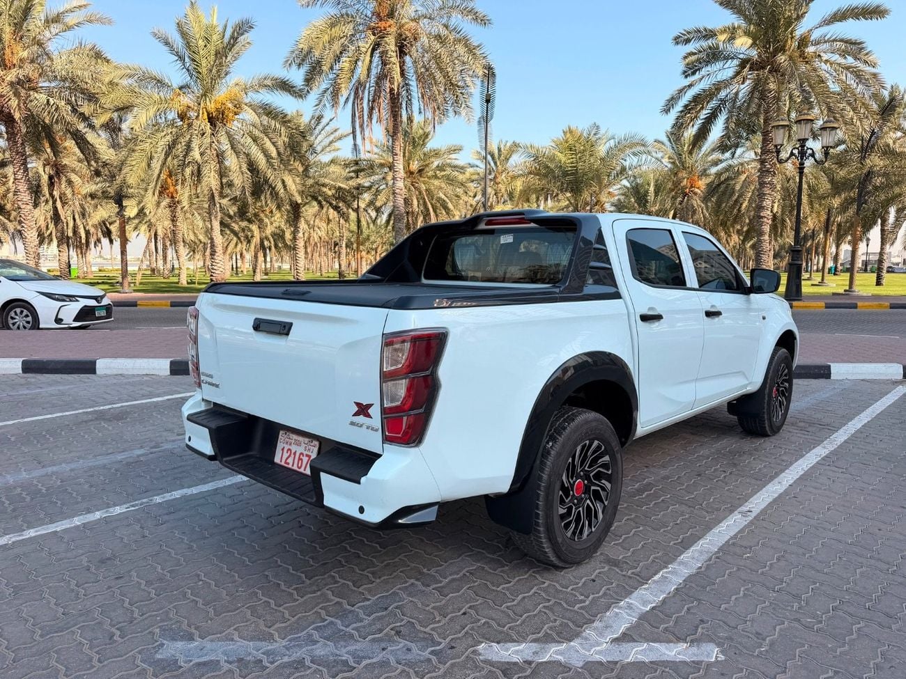 إيسوزو D ماكس LS