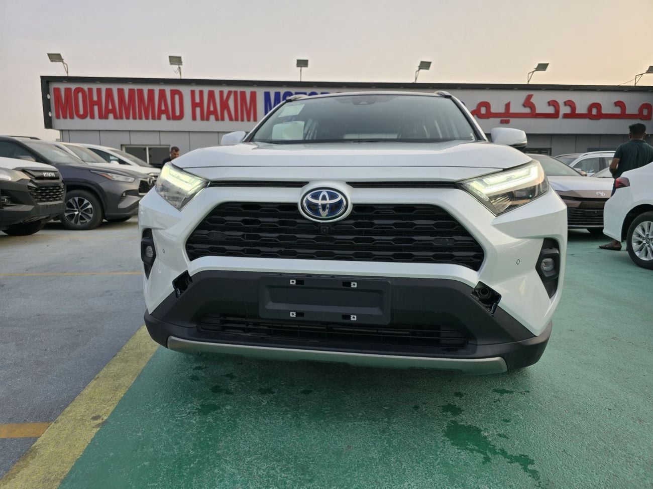تويوتا راف ٤ 2.5L VXR Hybrid