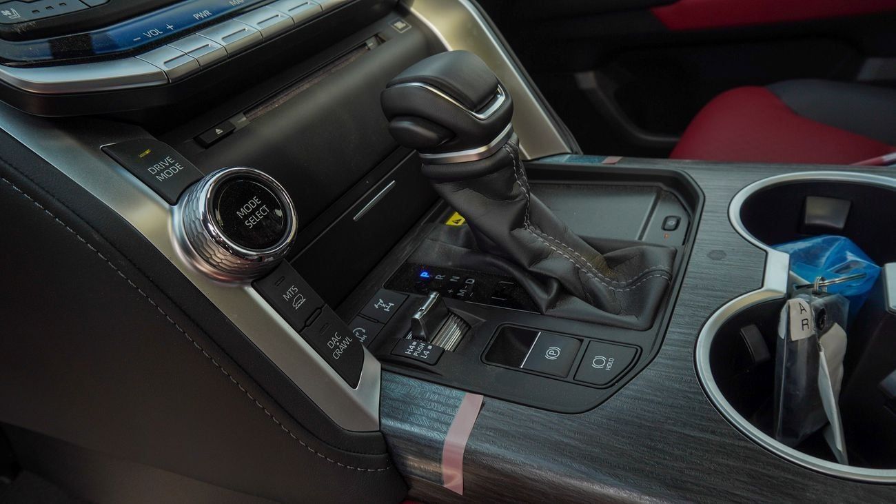 تويوتا لاند كروزر GR SPORT