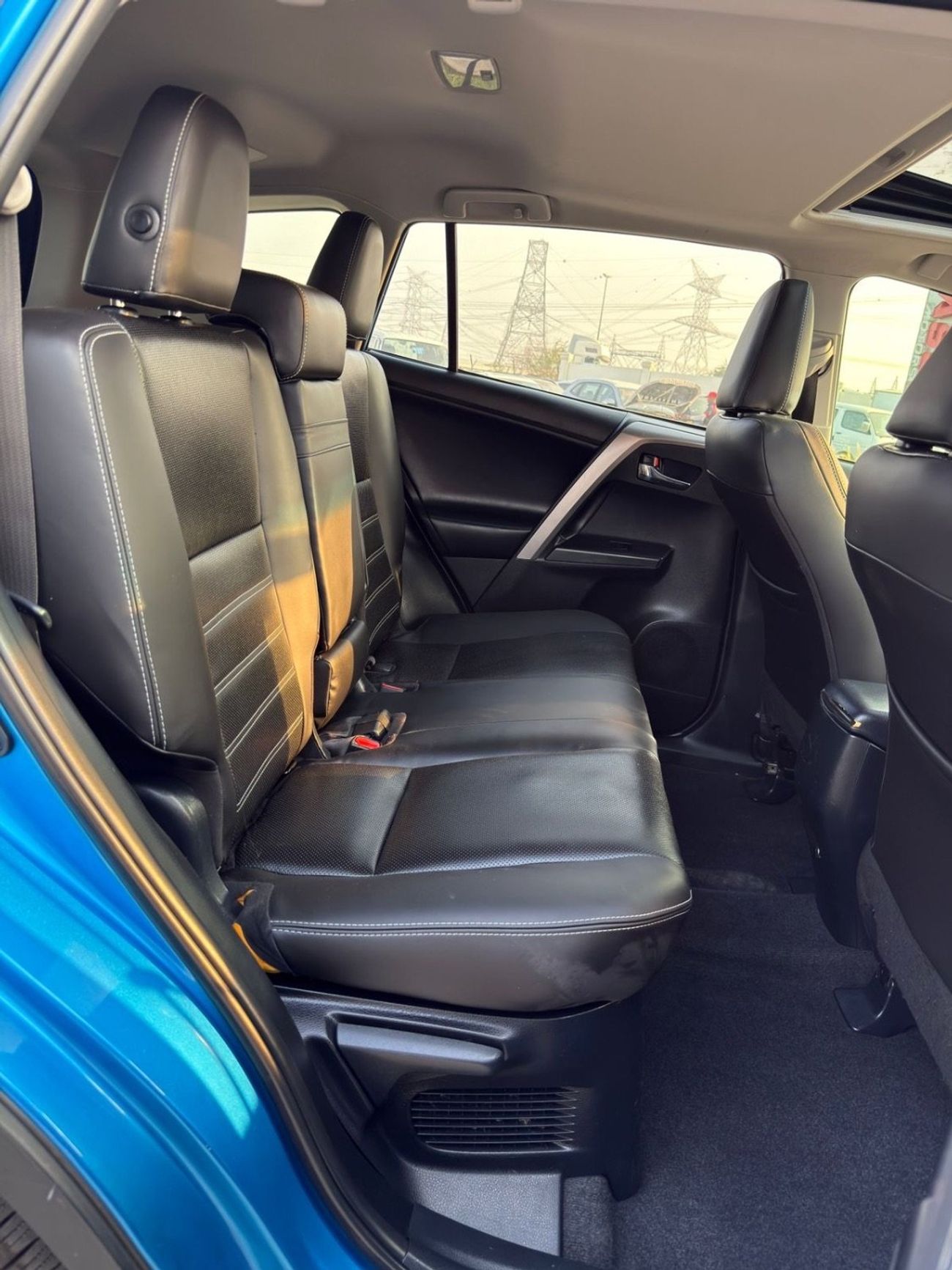 Toyota RAV4 XLE 2.5L Hybrid