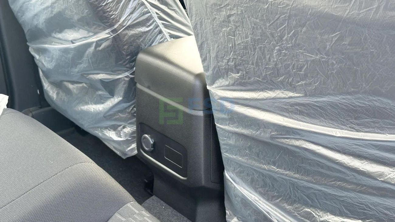 Mitsubishi L200 Mitsubishi L200 2.4L P DC 4WD GLS MT MY-2025