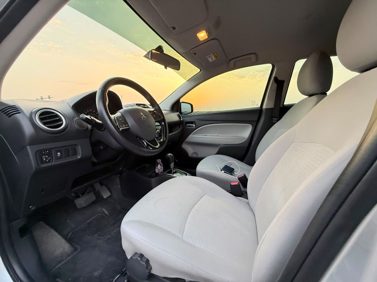 Mitsubishi Attrage GLX