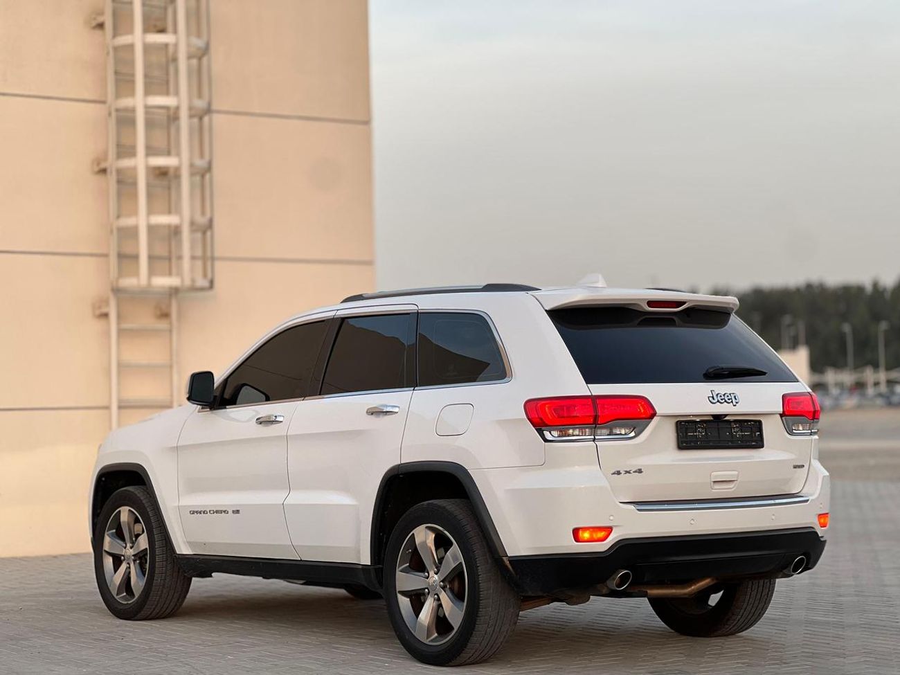 جيب جراند شيروكي Limited 3.6L