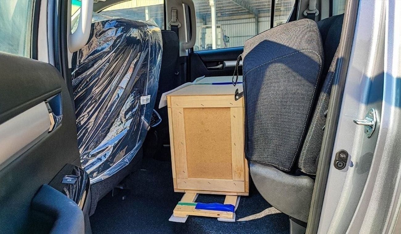 تويوتا هيلوكس Toyota Hilux 2.4L Diesel AT Full Option MY2025_Silver