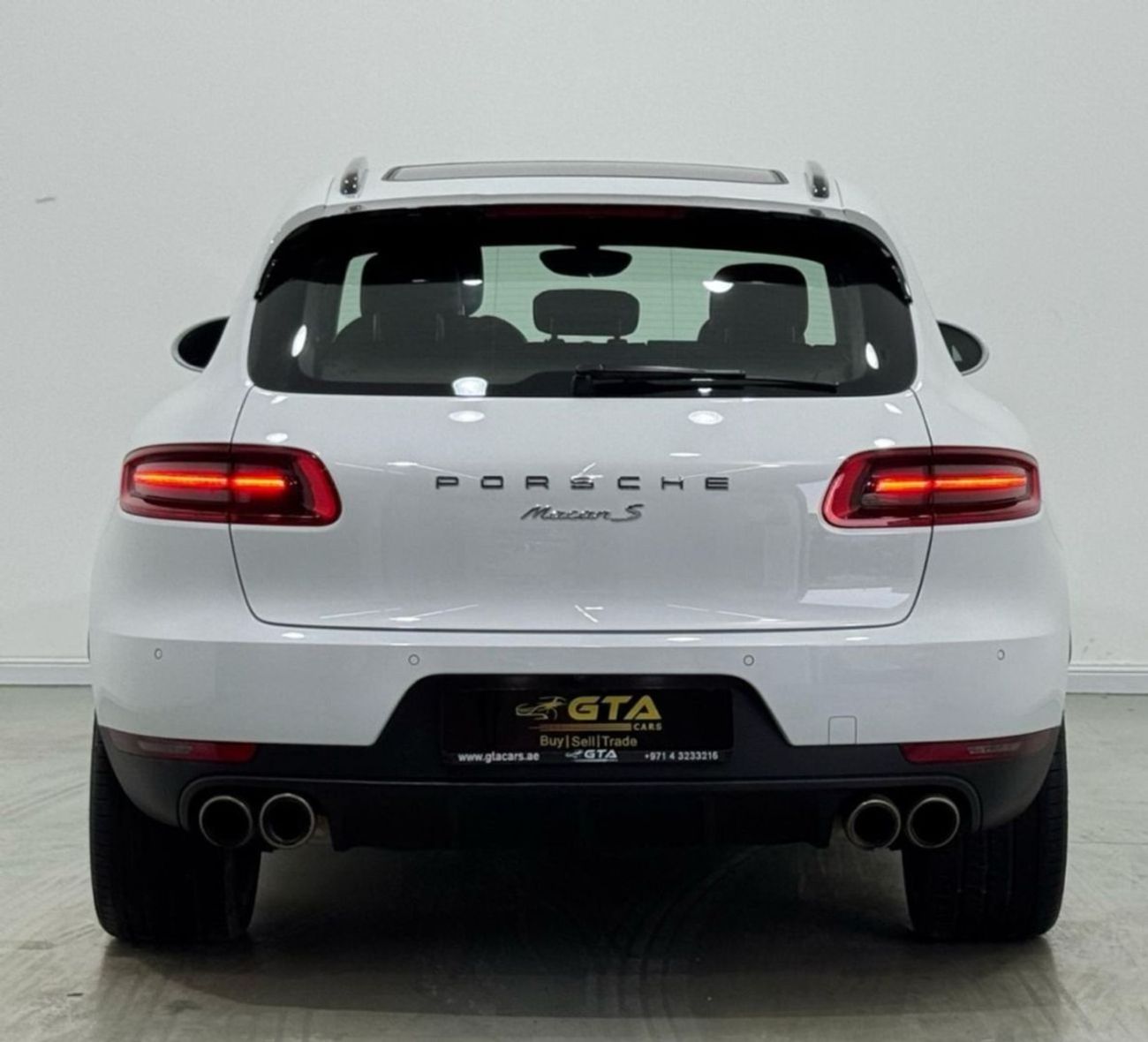 Porsche Macan S 3.0L (340 HP) 2017 Porsche Macan S, Full Service History, Sport Chrono Package, Excellent Conditio