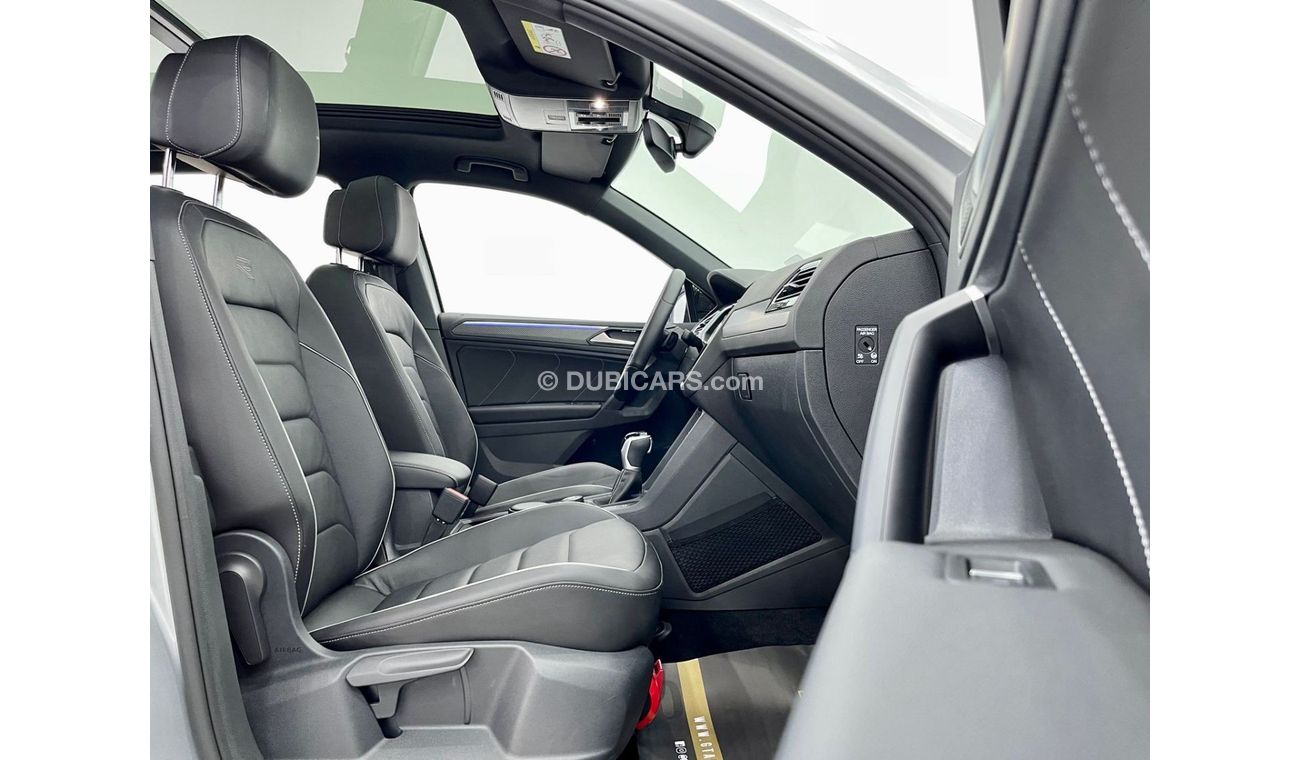 Volkswagen Tiguan R-Line 2022 Volkswagen Tiguan R-Line, Full Service History-Warranty-Service Contract-GCC