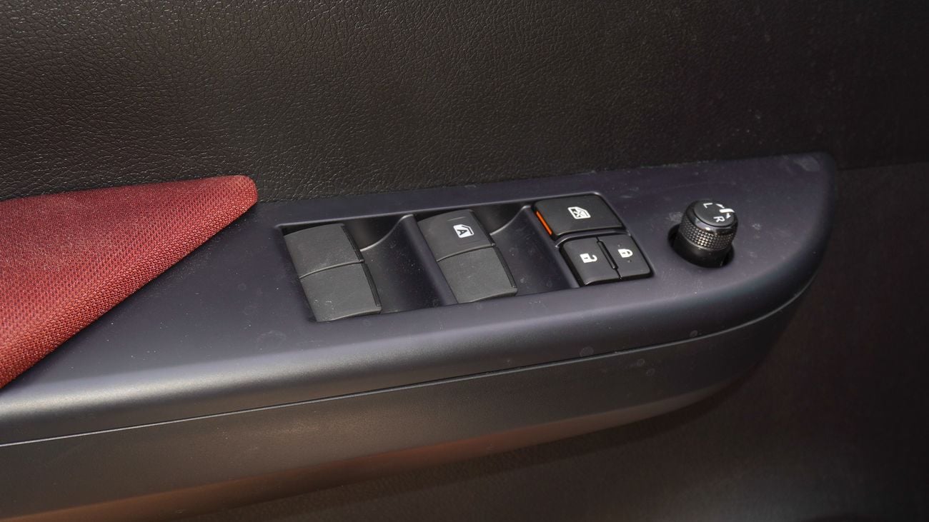 تويوتا هيلوكس 2.7L 4WD A/T