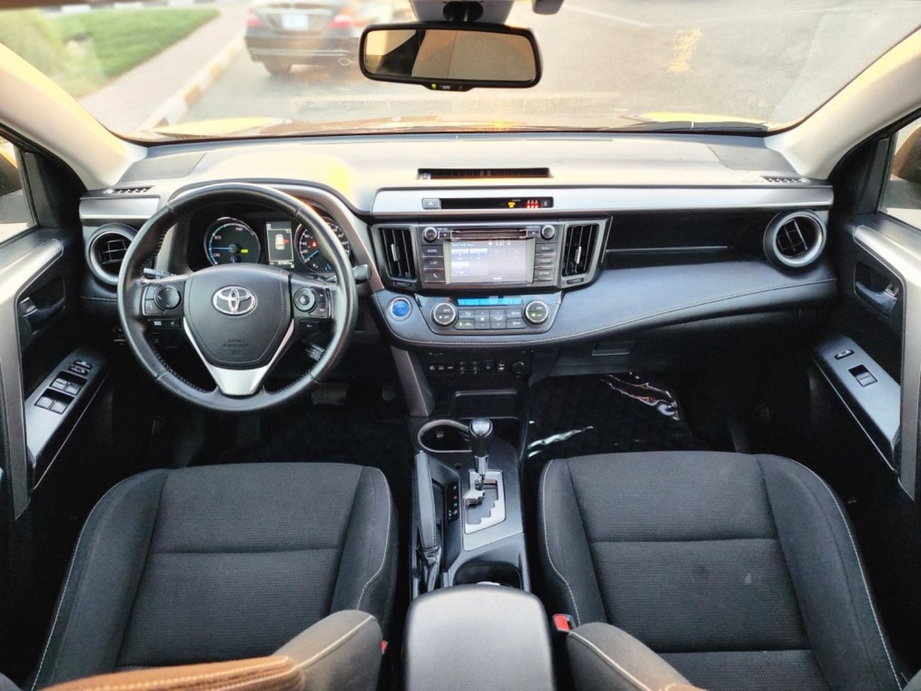 Toyota RAV4 TOYOTA RAV4 hybrid XLE 2.5L