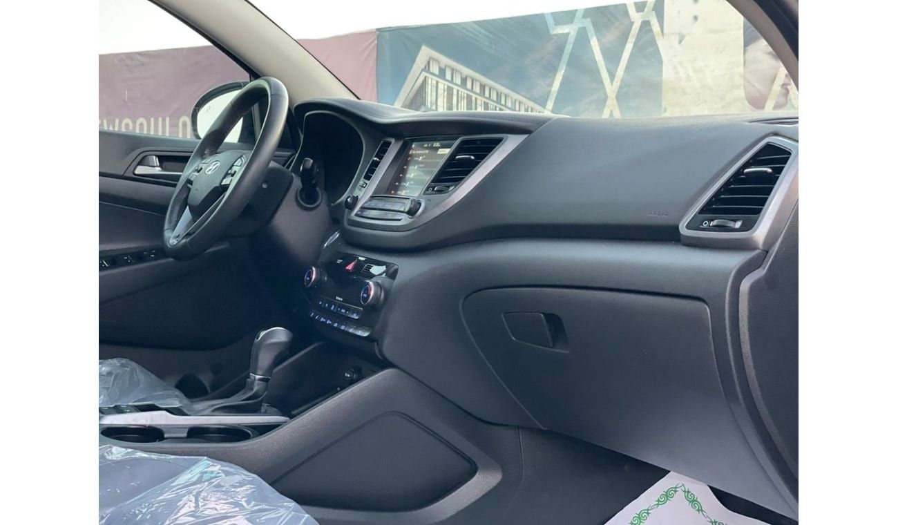 Hyundai Tucson Basic Panorama 1.6L In excellent condition and requires no expenses